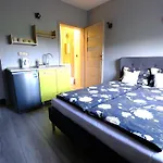Aparthotel Wiejski Raj 3*